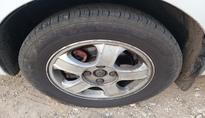 2010 Hyundai Verna TRANSFORM 1.5 SX CRDI, Diesel, Manual, 2,53,694 km, tyre