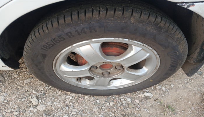 2010 Hyundai Verna TRANSFORM 1.5 SX CRDI, Diesel, Manual, 2,53,694 km, tyre