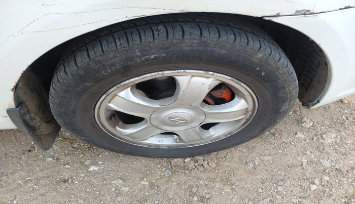 2010 Hyundai Verna TRANSFORM 1.5 SX CRDI, Diesel, Manual, 2,53,694 km, tyre