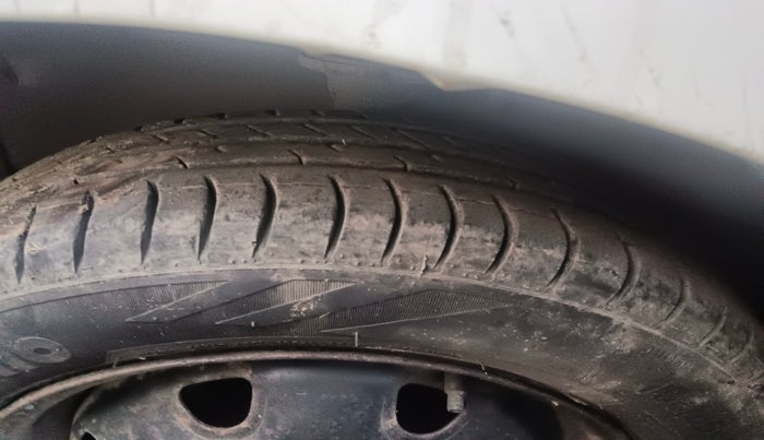 2017 Maruti Alto K10 VXI, Petrol, Manual, 38,378 km, tyre