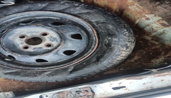 2017 Maruti Alto K10 VXI, Petrol, Manual, 38,378 km, tyre