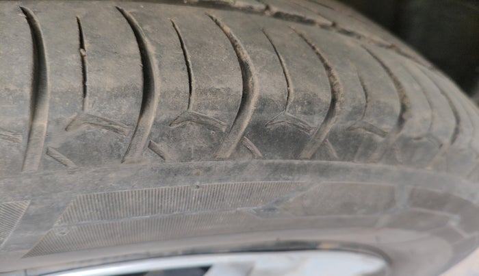 2017 Ford Ecosport TREND 1.5L DIESEL, Diesel, Manual, 1,55,238 km, tyre