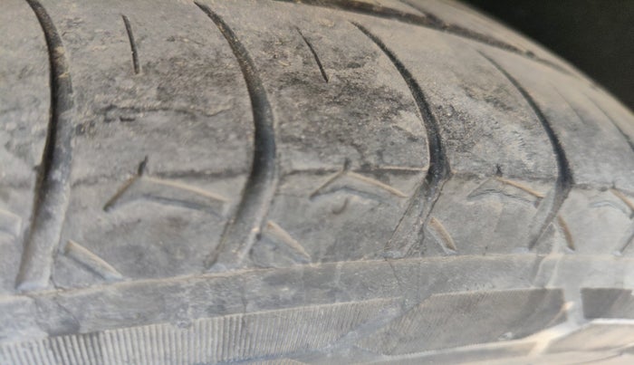 2017 Ford Ecosport TREND 1.5L DIESEL, Diesel, Manual, 1,55,238 km, tyre