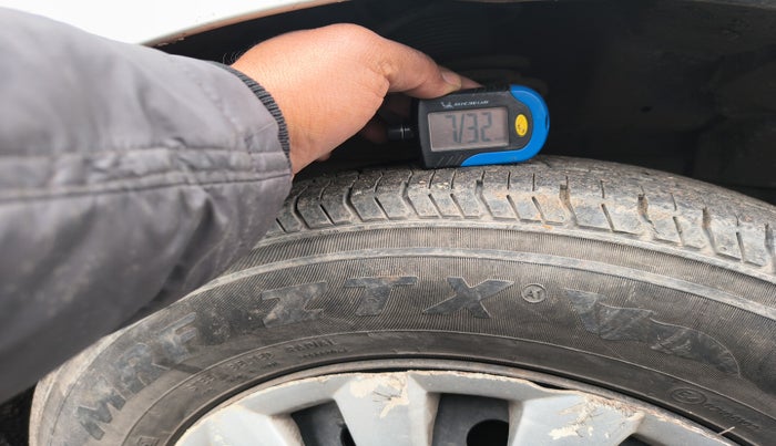 2012 Maruti Swift Dzire VXI, Petrol, Manual, 2,01,191 km, tyre