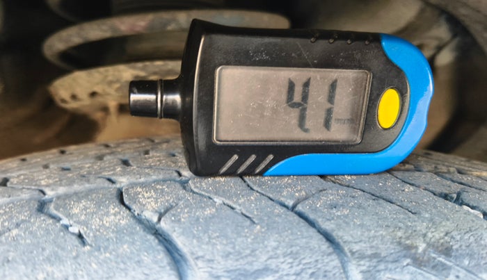 2022 Hyundai ALCAZAR PLATINUM 2.0 MT 7STR, Petrol, Manual, 47,858 km, tyre