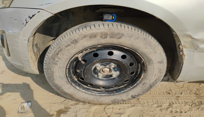 2016 Maruti Swift VXI, Petrol, Manual, 45,522 km, tyre