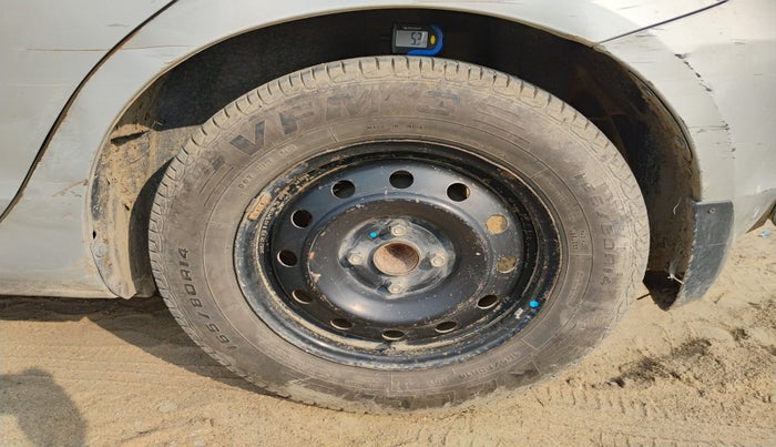 2016 Maruti Swift VXI, Petrol, Manual, 45,522 km, tyre