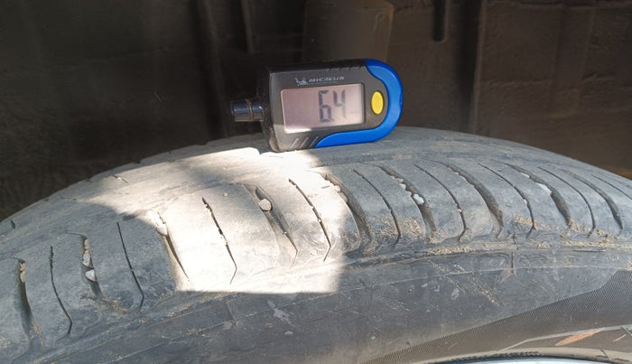 2022 Renault TRIBER RXZ, Petrol, Manual, 10,955 km, tyre