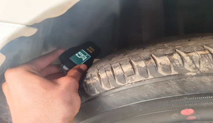 2020 Maruti Dzire VXI, Petrol, Manual, 63,014 km, tyre