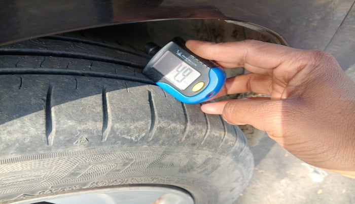 2015 Honda City 1.5L I-VTEC V MT, Petrol, Manual, 1,02,670 km, tyre