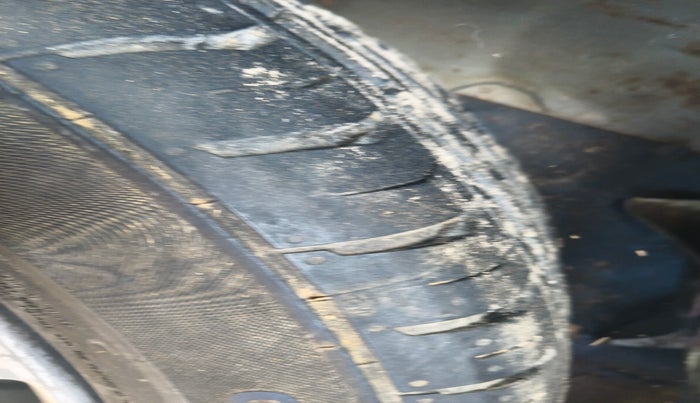 2012 Hyundai Verna FLUIDIC 1.6 CRDI SX, Diesel, Manual, 1,91,422 km, tyre