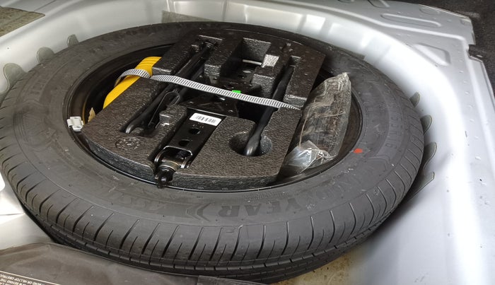 2022 Skoda SLAVIA STYLE 1.5L TSI DSG, Petrol, Automatic, 54,927 km, tyre