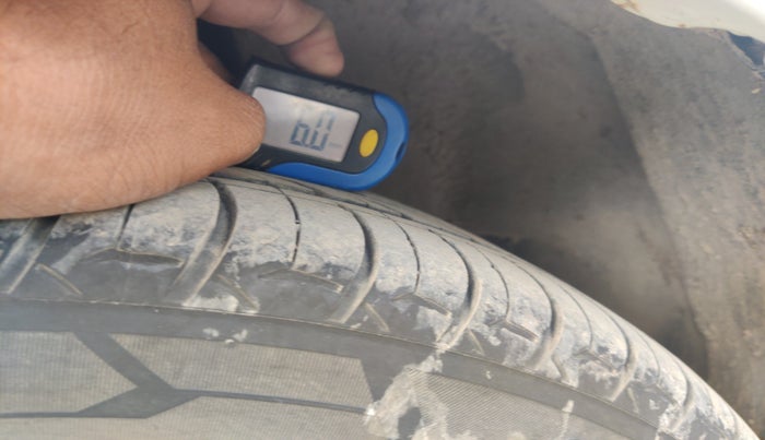 2016 Maruti Ciaz ZXI+ AT, Petrol, Automatic, 1,42,495 km, tyre