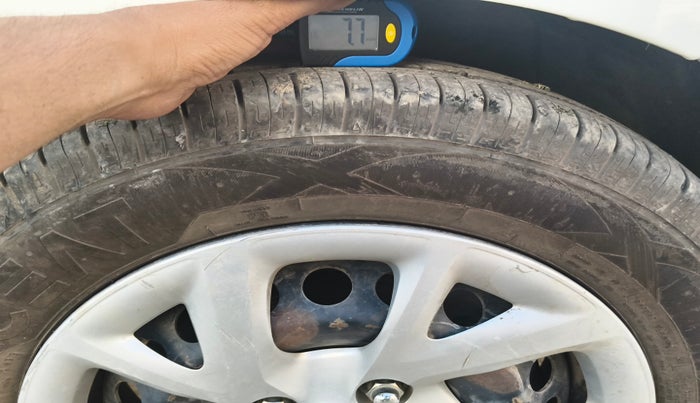 2017 Hyundai Grand i10 MAGNA 1.2 KAPPA VTVT, Petrol, Manual, 1,07,230 km, tyre