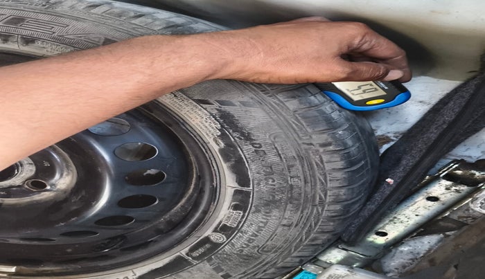 2017 Hyundai Grand i10 MAGNA 1.2 KAPPA VTVT, Petrol, Manual, 1,07,230 km, tyre