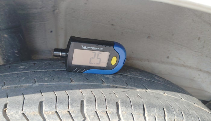 2021 Maruti New Wagon-R LXI CNG (O) 1.0, CNG, Manual, 86,050 km, tyre