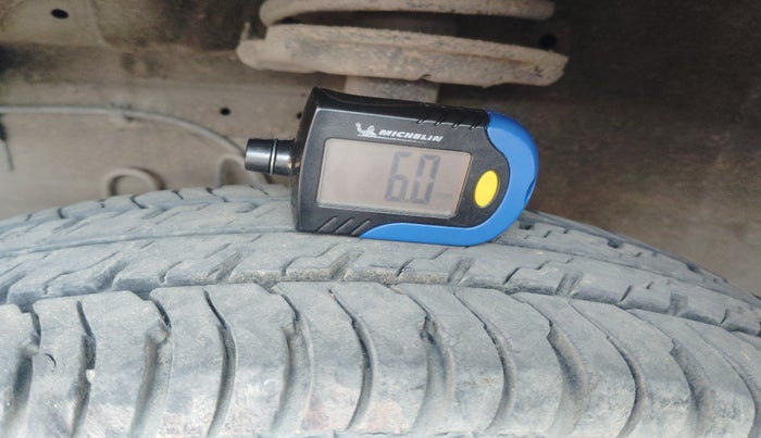 2017 Maruti Swift VXI, Petrol, Manual, 1,33,522 km, tyre