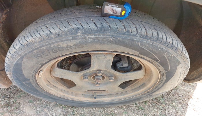 2022 Renault Kiger RXT MT, Petrol, Manual, 1,15,917 km, tyre