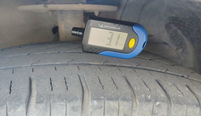 2017 Maruti Baleno DELTA DIESEL 1.3, Diesel, Manual, 1,23,211 km, tyre