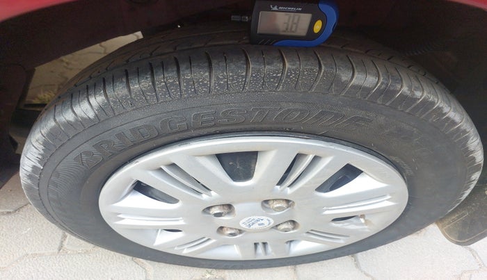 2011 Hyundai Santro Xing GLS, Petrol, Manual, 79,233 km, tyre