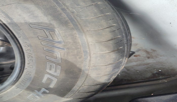 2020 Hyundai VENUE SX 1.0 TURBO, Petrol, Manual, 47,813 km, tyre