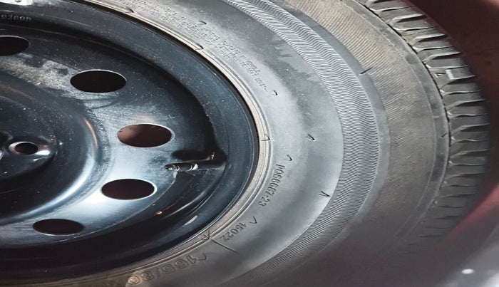 2018 Maruti Swift ZDI, Diesel, Manual, 1,58,947 km, tyre