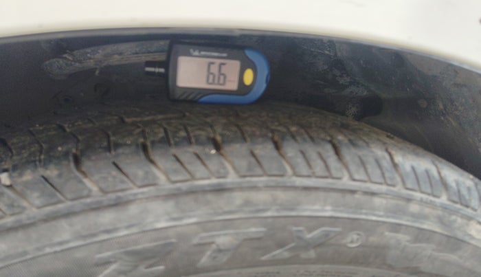 2012 Hyundai i20 SPORTZ 1.2, CNG, Manual, 1,25,347 km, tyre