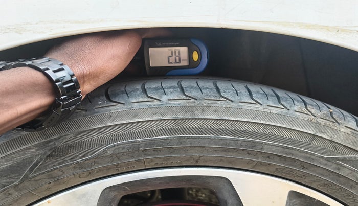 2014 Hyundai Xcent SX 1.2 (O), Petrol, Manual, 1,47,834 km, tyre