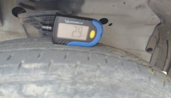 2013 Maruti Wagon R 1.0 LXI CNG, CNG, Manual, 13,625 km, tyre