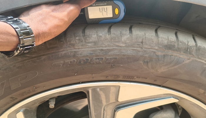 2019 Hyundai Creta SX (O) 1.6 DIESEL, Diesel, Manual, 1,52,996 km, tyre