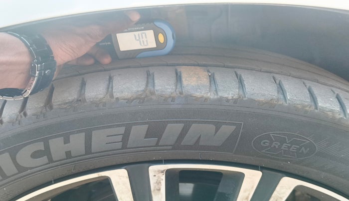 2022 Volvo XC 60 B5 INSCRIPTION, Petrol, Automatic, 36,704 km, tyre