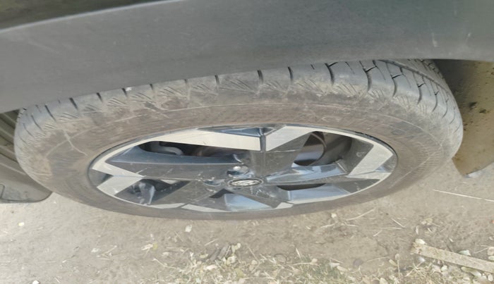 2021 Hyundai ALCAZAR PLATINUM(O) 7STR 1.5 AT, Diesel, Automatic, 89,389 km, tyre