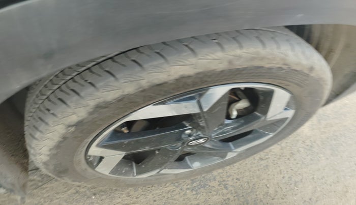 2021 Hyundai ALCAZAR PLATINUM(O) 7STR 1.5 AT, Diesel, Automatic, 89,389 km, tyre