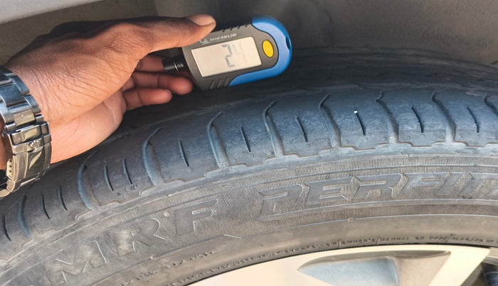 2022 KIA SONET HTX 1.5 AT, Diesel, Automatic, 1,37,692 km, tyre