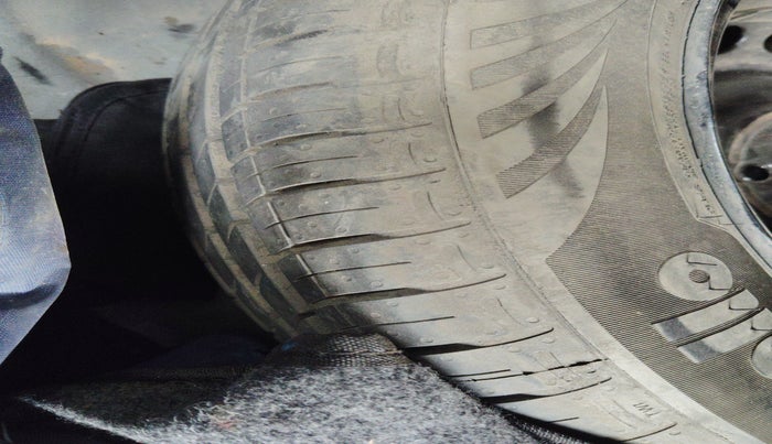 2023 Hyundai AURA S 1.2 CNG, CNG, Manual, 46,728 km, tyre