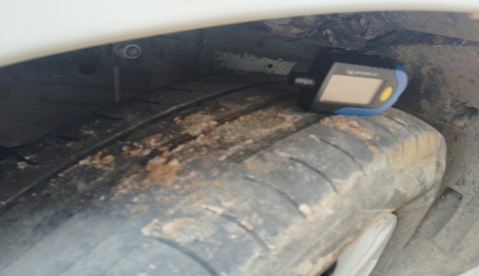 2015 Maruti Swift Dzire VXI, CNG, Manual, 2,65,601 km, tyre