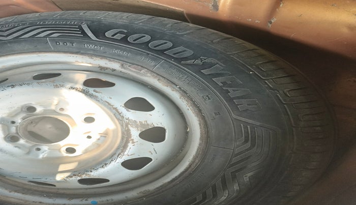 2017 Tata Tiago XZ PETROL, Petrol, Manual, 1,67,729 km, tyre