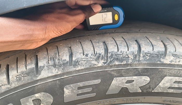 2024 Mahindra XUV700 AX 5 D MT 7 STR, Diesel, Manual, 50,617 km, tyre