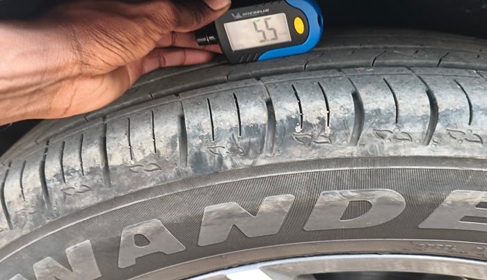 2024 Mahindra XUV700 AX 5 D MT 7 STR, Diesel, Manual, 50,617 km, tyre