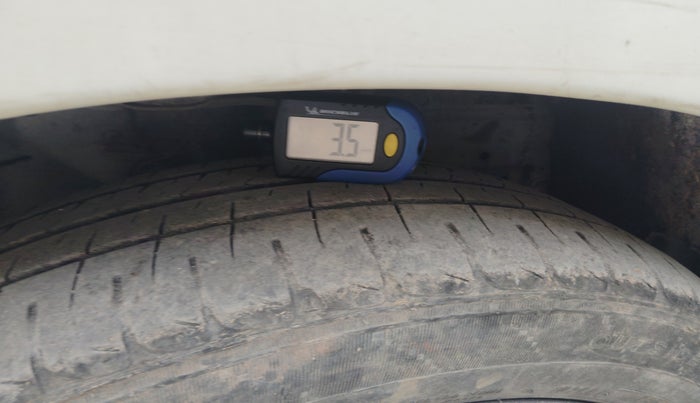 2014 Renault Pulse RXL DIESEL, Diesel, Manual, 80,781 km, tyre