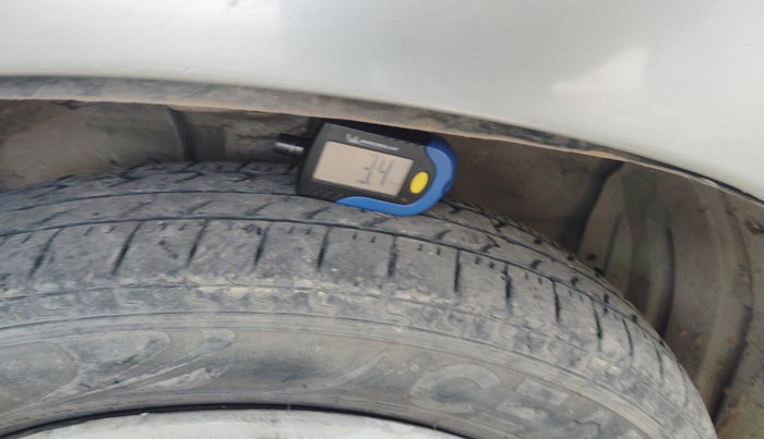 2011 Maruti Wagon R 1.0 LXI CNG, CNG, Manual, 1,23,899 km, tyre