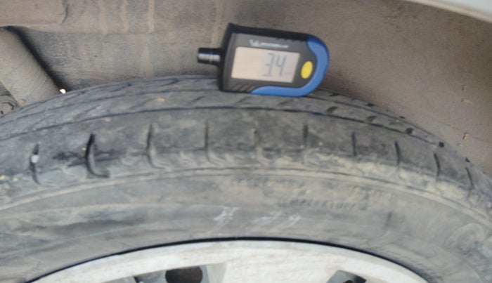 2011 Maruti Wagon R 1.0 LXI CNG, CNG, Manual, 1,23,899 km, tyre