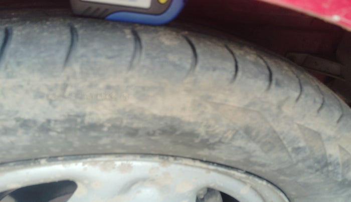 2013 Chevrolet Beat LT PETROL, CNG, Manual, 1,18,422 km, tyre