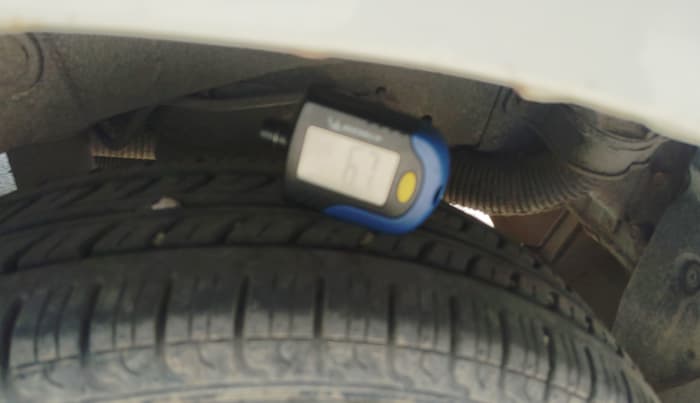 2011 Hyundai Santro Xing GLS, CNG, Manual, 1,36,671 km, tyre