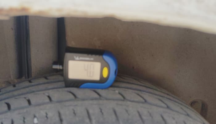 2016 Maruti Swift Dzire VXI, CNG, Manual, 1,02,992 km, tyre