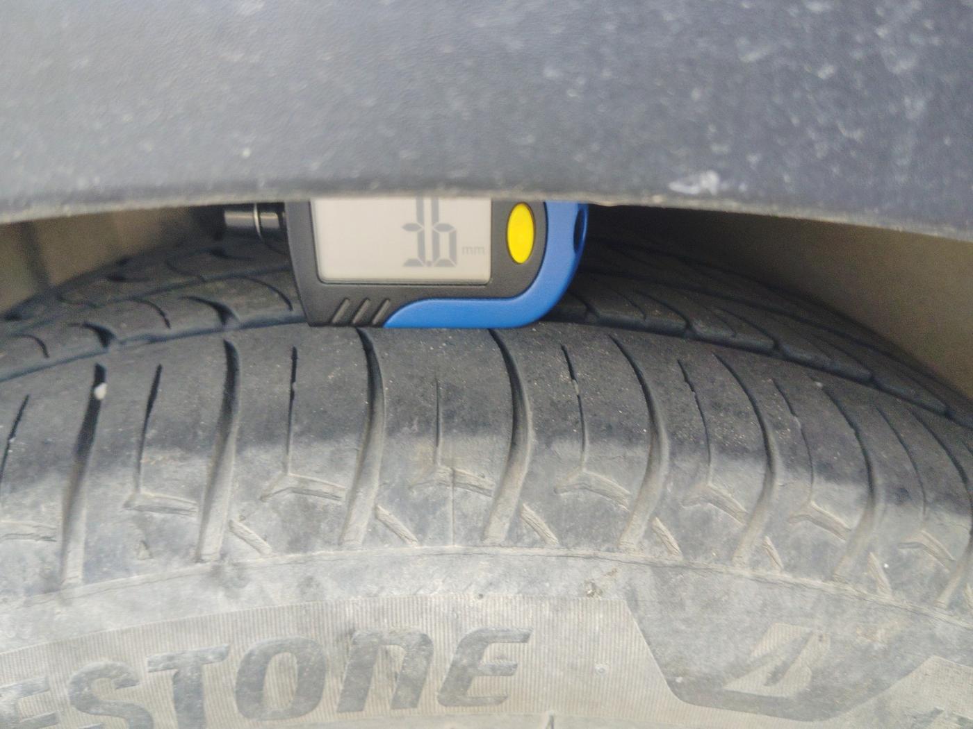 2021 Maruti IGNIS ZETA 1.2 AMT, Petrol, Automatic, 1,27,095 km, tyre