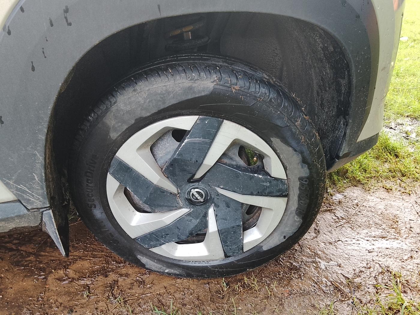 2023 Nissan MAGNITE XL, Petrol, Manual, 25,844 km, tyre