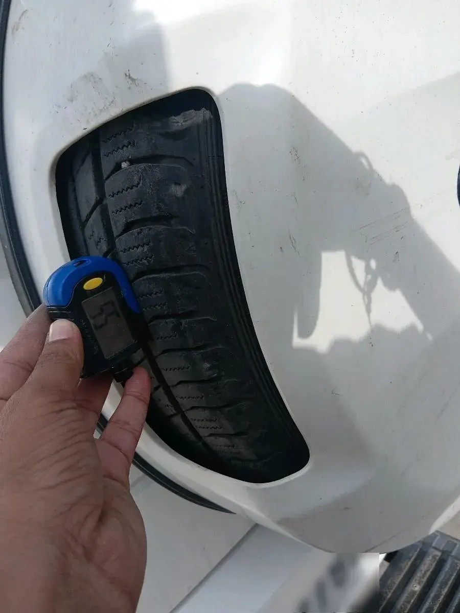 2017 Mahindra TUV300 T10, Diesel, Manual, 89,967 km, tyre