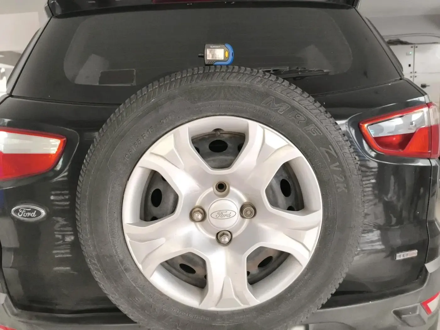 2015 Ford Ecosport TREND 1.5L DIESEL, Diesel, Manual, 1,46,885 km, tyre