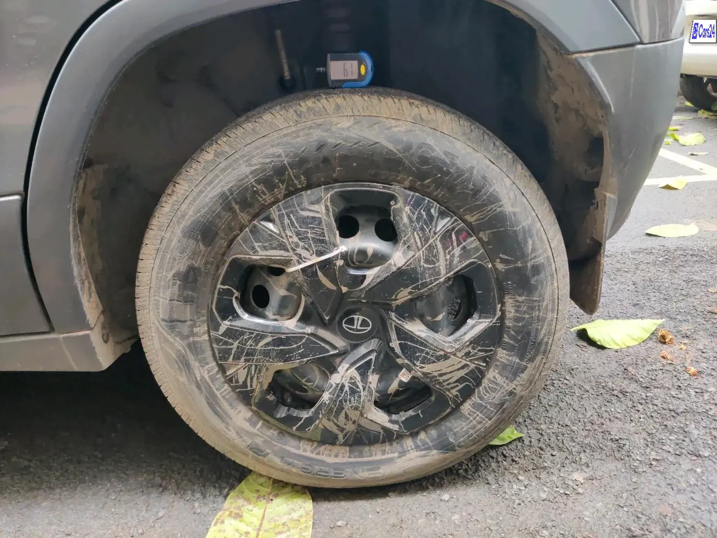 2024 Tata PUNCH ADVENTURE RHYTHM CNG, CNG, Manual, 4,311 km, tyre